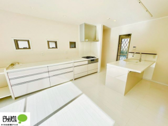 �L�b�`���@�����̂��������y�����Ȃ閾�邭�L�X�Ƃ����L�b�`��