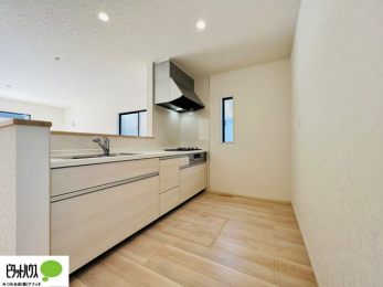 Lb`@{Hʐ^FlC̃JE^[Lb`́ArOɂ邲Ƒ̗lqf܂