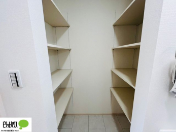 [@ʏɎ[Xy[X݂܂B^IAXgbN܂ȂǉƑ̂ŃlɃXy[XƏd󂵂܂B