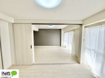 ���̑��@���r���O