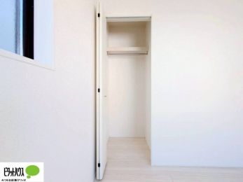 ���[�@���ꂼ��̂������Ɏ��[�X�y�[�X������̂Ńv���C�x�[�g�ȉו����g�߂ɒu�����Ƃ��ł��܂��B