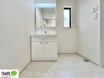 ʑEʏ@{Hʐ^@g₷VvȐʉϑB̎xx͂n܂܂B