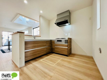 Lb`@{Hʐ^FlC̃JE^[Lb`́ArOɂ邲Ƒ̗lqf܂