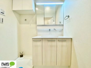 ʑEʏ@Oʋ̗AVNȂǑ[ALXƂʉϑłB