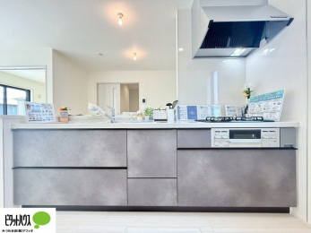 Lb`@{Hʐ^FlC̃JE^[Lb`́ArOɂ邲Ƒ̗lqf܂