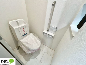 �g�C���@�{�H��ʐ^�F1�E2�K�E�H�V�����b�g�g�C�������B