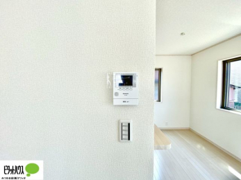 ���̑��@������Ԃ����S��TV���j�^�[�t���C���^�[�z��