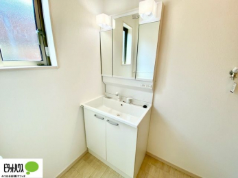 ���ʑ�E���ʏ��@�O�ʋ��̗���A�V���N���ȂǑ������[��������A�L�X�Ƃ������ʉ��ϑ�ł��B