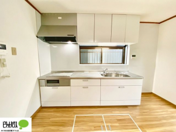 �L�b�`���@�������[������A�L�b�`���̒������₨���Ȃǒ����ۑ��\�ȕ���ۊǂł��܂��B