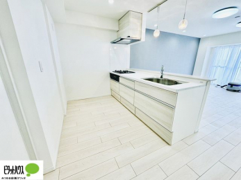 ���̑��@���r���O����̓L�b�`���ɂ���}�}��p�p��������̂ŁA���q�l���V�񂾂�x�񂾂���S���ĉ߂������Ƃ��ł��܂��B