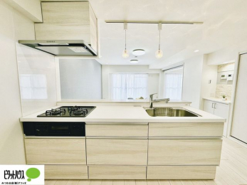 �L�b�`���@�s�J�s�J�̃L�b�`���͖����̂��������y�������Ă���܂��ˁB