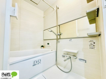 �����@�����̔�������Ă����o�X���[���͍L�X�������B�x���͂��q�l�ƈꏏ�ɗV�тȂ������܂��ˁB