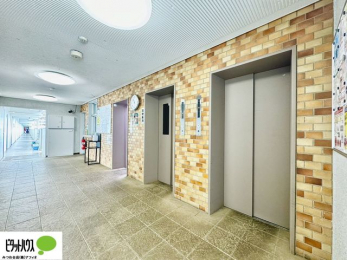 �G���g�����X�@�G���x�[�^�[