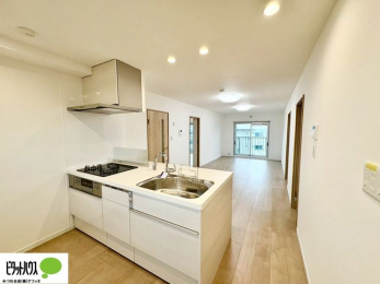 ���r���O�@�傫�ȑ�����ۓI�ȃ��r���O�́A�������邢��C�ɂ��Ă���܂��ˁB