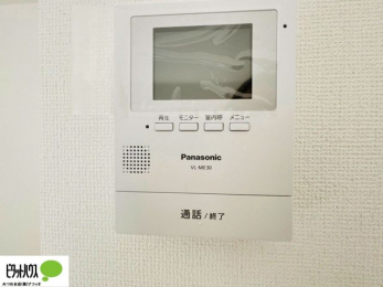 ���̑��@�{�H��ʐ^�F������Ԃ����S��TV���j�^�[�t���C���^�[�z��