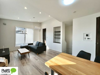 ���̑��@�傫�ȑ�����ۓI�ȃ��r���O�́A�������邢��C�ɂ��Ă���܂��ˁB