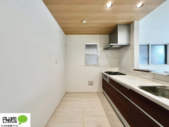 �L�b�`���@�{�H��ʐ^�F�V�z�Ȃ�ł͂̃s�J�s�J�̃L�b�`���͖����̂��������y�������Ă���܂��ˁB