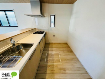 �L�b�`���@�{�H��ʐ^�@�V�z�Ȃ�ł͂̃s�J�s�J�̃L�b�`���͖����̂��������y�������Ă���܂��ˁB