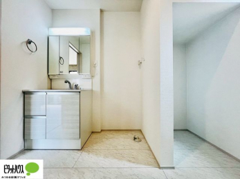 ���ʑ�E���ʏ��@�{�H��ʐ^�@�O�ʋ��̗���A�V���N���ȂǑ������[��������A�L�X�Ƃ������ʉ��ϑ�ł��B