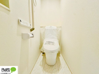 �g�C���@�{�H��ʐ^�@1�E2�K�E�H�V�����b�g�g�C�������B