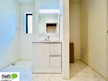 ���ʑ�E���ʏ��@�{�H��ʐ^�@�O�ʋ��̗���A�V���N���ȂǑ������[��������A�L�X�Ƃ������ʉ��ϑ�ł��B