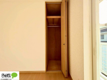 ���ց@���ꂼ��̂������Ɏ��[�X�y�[�X������̂Ńv���C�x�[�g�ȉו����g�߂ɒu�����Ƃ��ł��܂��B