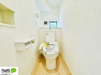 �g�C���@�{�H��ʐ^�@1�E2�K�E�H�V�����b�g�g�C�������B