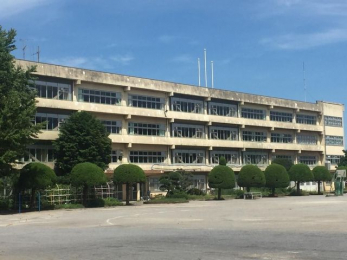 ���ӊ��@���s�����䍪���w�Z �k��10���B 800m