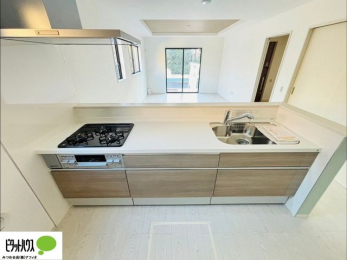 �L�b�`���@�{�H��ʐ^�F�V�z�Ȃ�ł͂̃s�J�s�J�̃L�b�`���͖����̂��������y�������Ă���܂��ˁB