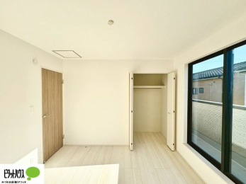 ���[�@���ꂼ��̂������Ɏ��[�X�y�[�X������̂Ńv���C�x�[�g�ȉו����g�߂ɒu�����Ƃ��ł��܂��B