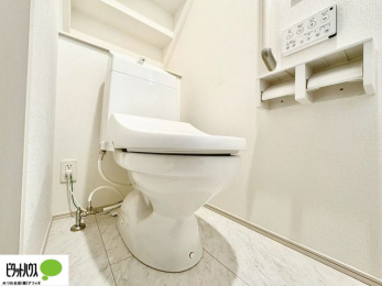 �g�C���@1�E2�K�E�H�V�����b�g�g�C�������B