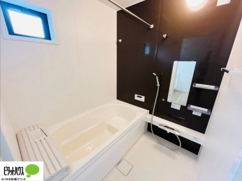 �����@�{�H��ʐ^�F1���̔�����������x���̓��͂��q�l�Ƃ̃R�~���j�P�[�V�����̏�Ƃ���