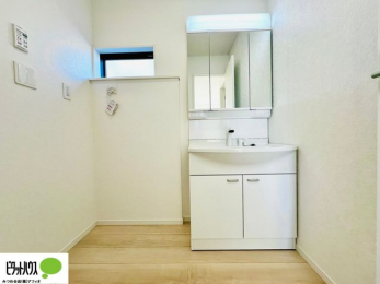 ���ʑ�E���ʏ��@�{�H��ʐ^�F���ʎ��ɏ���������A�J�r�\�h�ɂ��B�傫�ȋ��Ō��₷�����ʉ��ϑ�ł�