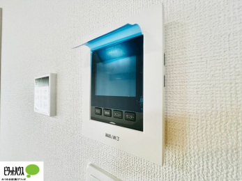 ���̑��@�{�H��ʐ^�@������Ԃ����S��TV���j�^�[�t���C���^�[�z��