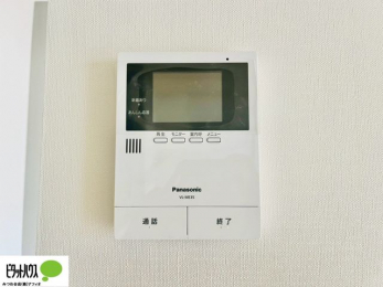 ���̑��@������Ԃ����S��TV���j�^�[�t���C���^�[�z��