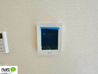 ���̑��@�{�H��ʐ^�@������Ԃ����S��TV���j�^�[�t���C���^�[�z��