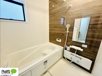 �����@�{�H��ʐ^�@�����������F���̗����ŁA1���̔��������������Ă��������B