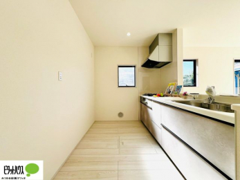 �L�b�`���@�{�H��ʐ^�@�Ƒ��Ƃ��b���Ȃ���y���������ł���J�E���^�[�L�b�`��