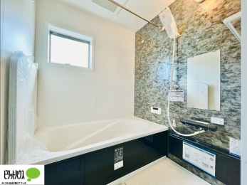 �����@�{�H��ʐ^�@�����������F���̗����ŁA1���̔��������������Ă��������B