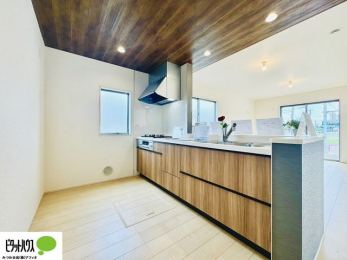 �L�b�`���@�{�H��ʐ^�@�Ƒ��Ƃ��b���Ȃ���y���������ł���J�E���^�[�L�b�`��