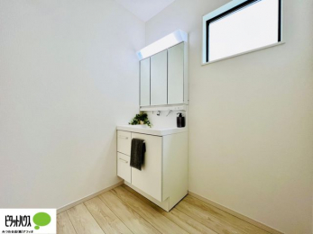 ���ʑ�E���ʏ��@�{�H��ʐ^�@�g���₷���V���v���Ȑ��ʉ��ϑ�B�����̎x�x�͂�������n�܂�܂��B