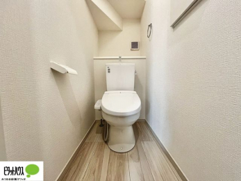 �g�C���@�{�H��ʐ^�@1�E2�K�E�H�V�����b�g�g�C�������B