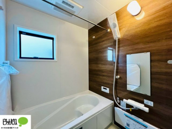 �����@�{�H��ʐ^�@�����������F���̗����ŁA1���̔��������������Ă��������B