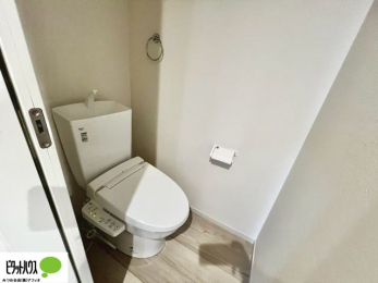 �g�C���@�{�H��ʐ^�@1�E2�K�E�H�V�����b�g�g�C�������B