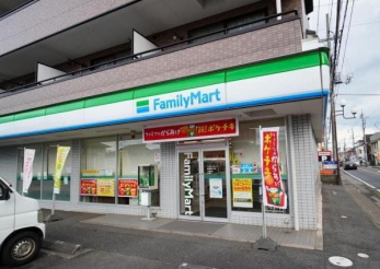 ���ӊ��@�t�@�~���[�}�[�g�D���炪�u�X �k��7���B 500m