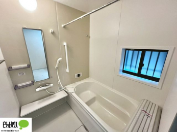 �����@�{�H��ʐ^�@1���̔�����������x���̓��͂��q�l�Ƃ̃R�~���j�P�[�V�����̏�Ƃ���