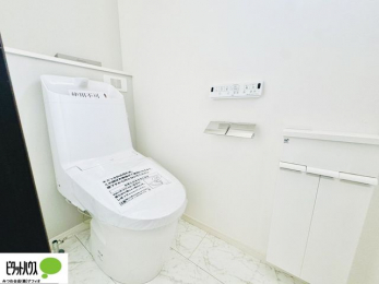 �g�C���@1�E2�K�E�H�V�����b�g�g�C�������B