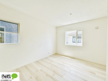 �Q���@2�ʍ̌��Ŗ��邭�A���ʂ��̗ǂ��������ł��B