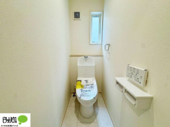 �g�C���@1�E2�K�E�H�V�����b�g�g�C�������B�ǖʎ��[�t�ŃX�g�b�N���u���ĕ֗��B