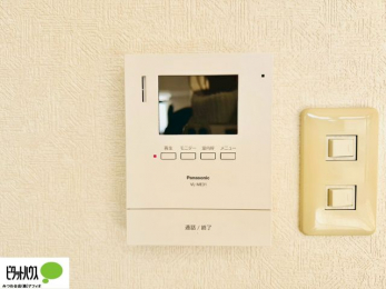 ���̑��@������Ԃ����S��TV���j�^�[�t���C���^�[�z��